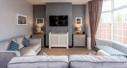 Spacious 3 Bedroom Home in South Shields by Beach