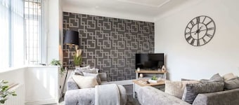 Spacious 3BR House with Garden in St Helens