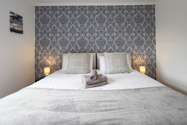 3 slaapkamers, een bureau, een strijkplank/strijkijzer, wifi