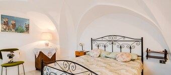 Holiday Home 'Simona' with Shared Terrace, Wi-Fi and Air Conditioning