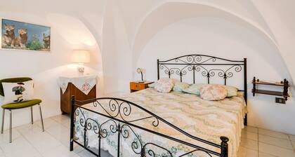 Holiday Home 'Simona' with Shared Terrace, Wi-Fi and Air Conditioning