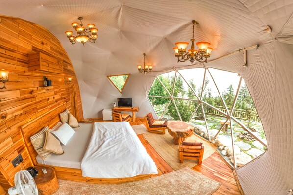 Superior Cabin, Valley View | Free WiFi, bed sheets