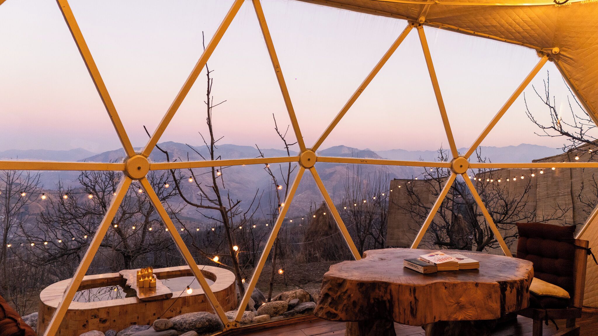 Superior Cabin, Mountain View | Free WiFi, bed sheets