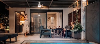 Suite 4 – Elegant & Serene Hideaway I September15 Suites