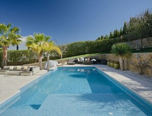 Piscina coperta, piscina all'aperto