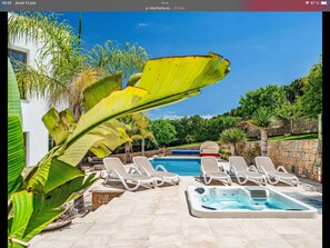 Piscine couverte, piscine extérieure
