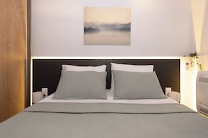 2 chambres, fer et planche à repasser, Wi-Fi, draps fournis