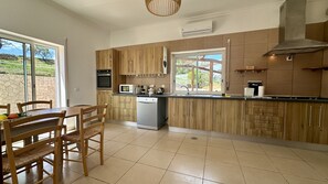 Fridge, microwave, oven, dishwasher - Casa do Campo by Check-in Portugal (Tunes)