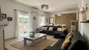 TV, fireplace - Casa do Campo by Check-in Portugal (Tunes)