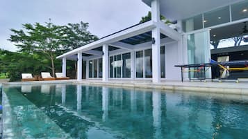 Udendørs pool