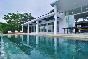 Utomhuspool
