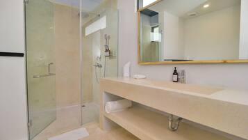 Shower, towels, soap, shampoo