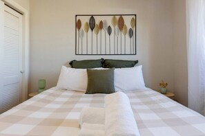 2 chambres, fer et planche à repasser, Wi-Fi, draps fournis