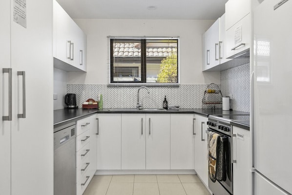 Fridge, microwave, oven, stovetop