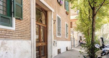 Vatican Area | Stylish 2BR + Fast Wi-Fi & A/C