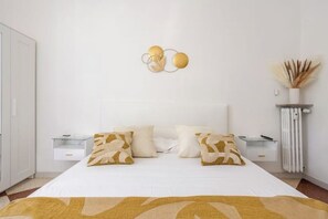 2 室のベッドルーム、アイロン / アイロン台、WiFi、ベッドシーツ