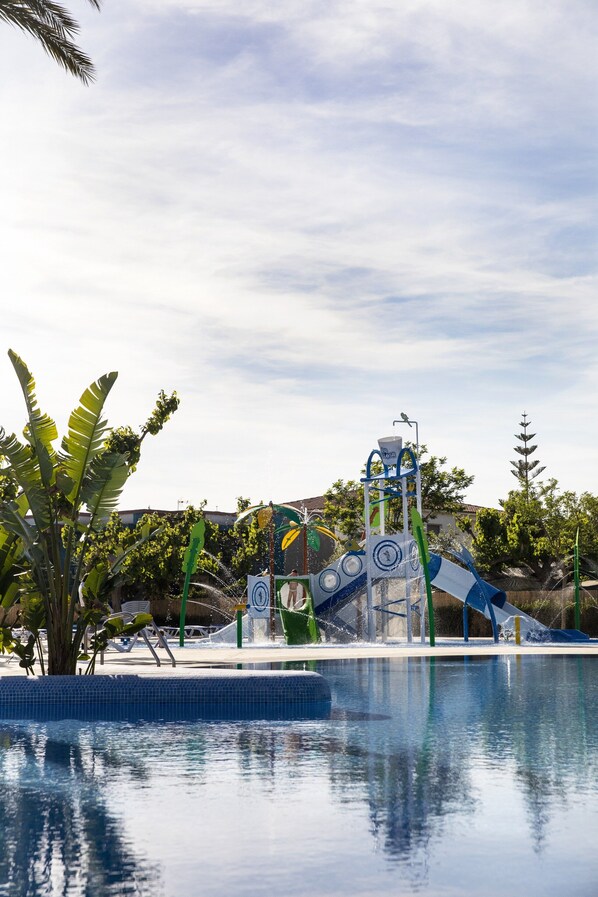 Comfort Mobile Home, 2 Bedrooms | Pool | Outdoor pool - Beautiful Mobile Home Fully Equipped (Cambrils)