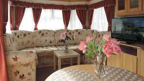 Unclassified image, 3 of 66, button - Mobile Home in Kolczewo With a Terrace (gmina Wolin)