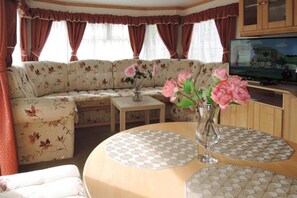 Living room - Mobile Home in Kolczewo With a Terrace (gmina Wolin)
