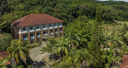 Pelangi Hotel at Artotel Pelangi Park