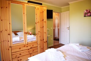 2 bedrooms, iron/ironing board, free WiFi, bed sheets - Apartment Daisy - balcony, shower, own parking lot, 2 bedrooms, close to the sea (Dagebüll)