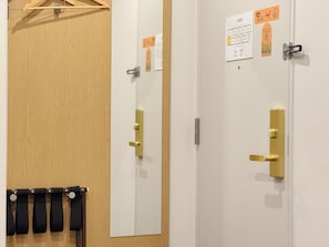 标准单人房 | 客房内保险箱、遮光窗帘、隔音、免费 WiFi