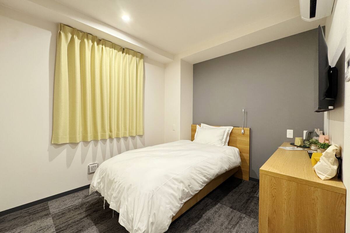 Standard Single Room | In-room safe, blackout drapes, soundproofing, free WiFi