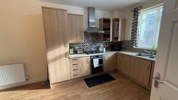 Peti sejuk, ketuhar gelombang mikro, ketuhar, dapur