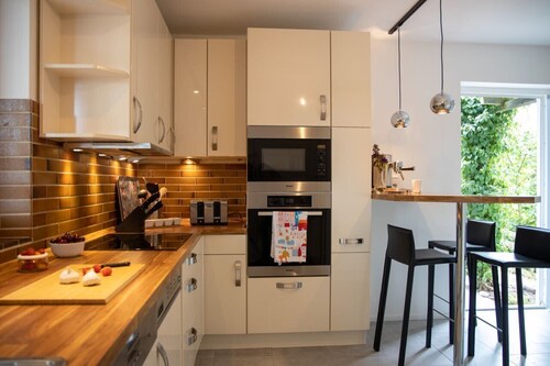 Detached vacation home for 14 people with spacious garden and sauna just a short distance from