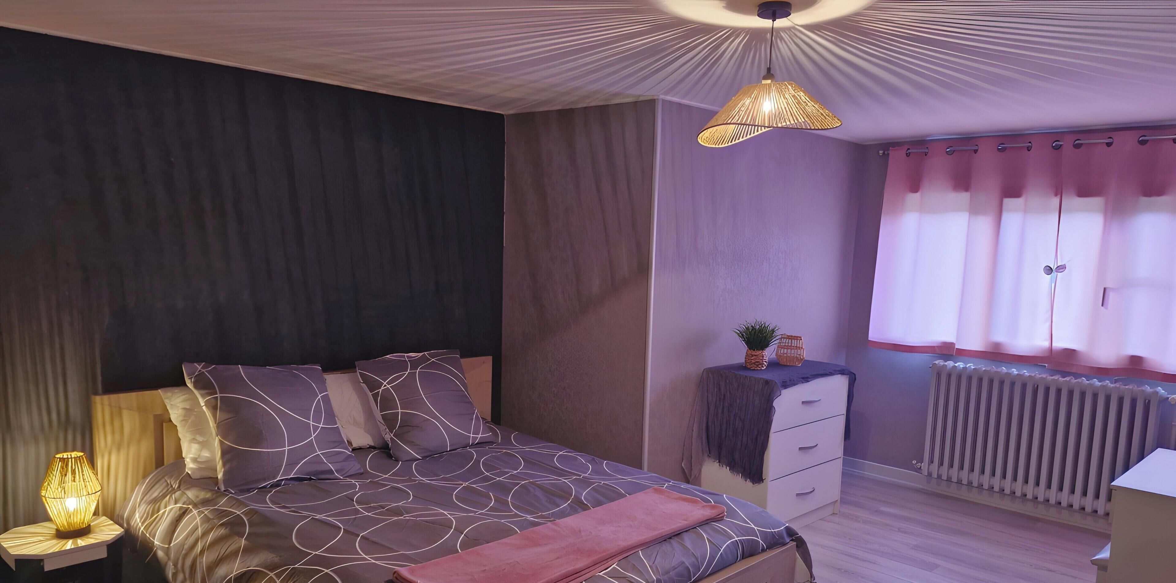 7 habitaciones, escritorio, tabla de planchar con plancha y wifi 