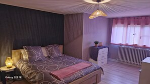 7 bedrooms, iron/ironing board, WiFi, bed sheets