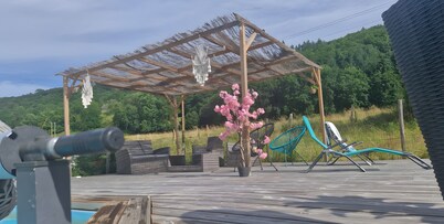 Holiday Home 'P'tit Coin De Paradis' with Mountain View, Private Pool and Wi-Fi