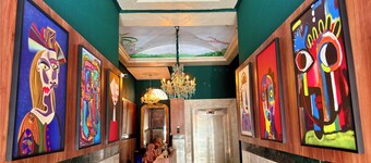 Fully-equipped apartment hotel with 24-hour reception & service