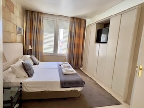 1 chambre, fer et planche à repasser, Wi-Fi, draps fournis