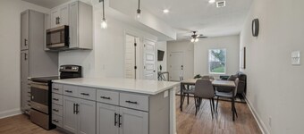 Arte Luxury townhomes D7 Comfy 2 Bed 2.5 Bath