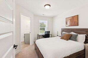 2 bedrooms, desk, iron/ironing board, free WiFi