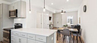 Arte Luxury townhomes E2 I Comfy 2 Bed 2.5 Bath