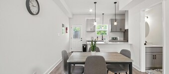 Arte Luxury townhomes O5 I Comfy 2 Bed 2.5 Bath