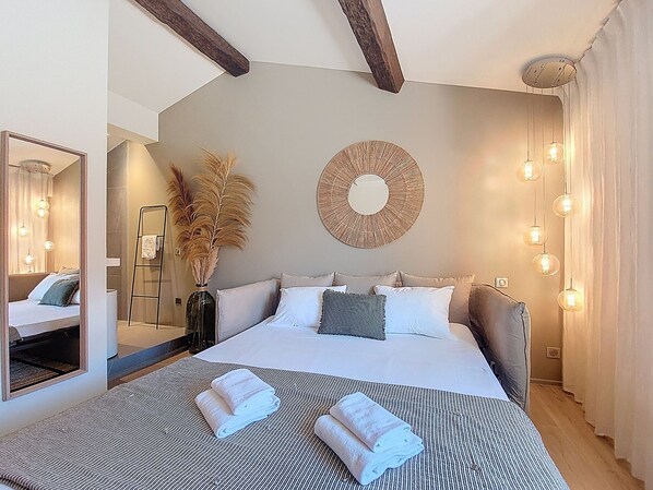 Bügeleisen/Bügelbrett, kostenloses WLAN, Bettwäsche