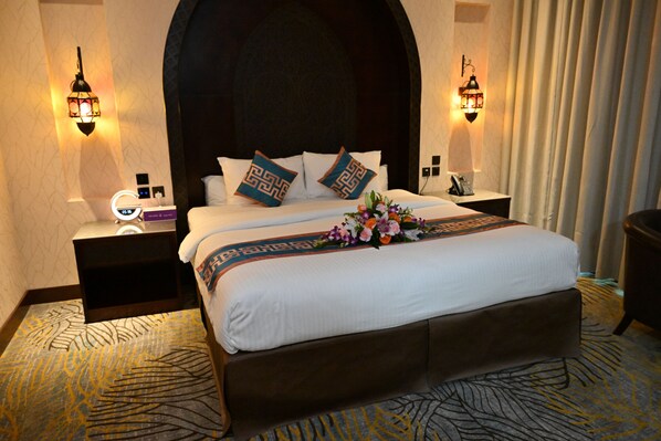 Royal Suite | In-room safe, soundproofing, iron/ironing board, free WiFi