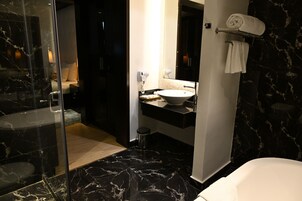 Royal Suite | Bathroom | Slippers