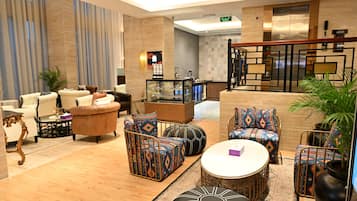Coin salon dans le hall