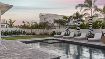 Et oppvarmet basseng