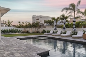 Et oppvarmet basseng