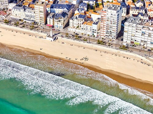 Studio rénové avec piscine et parking, proche plage