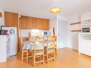 Kühlschrank, Mikrowelle, Geschirrspüler