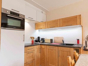Fridge, microwave, dishwasher