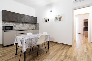Classic Apartment, Balcony | Private kitchen