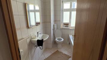 Handtücher, Seife, Toilettenpapier