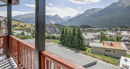 Studio cabin in Aussois, sleeps 4, with parking